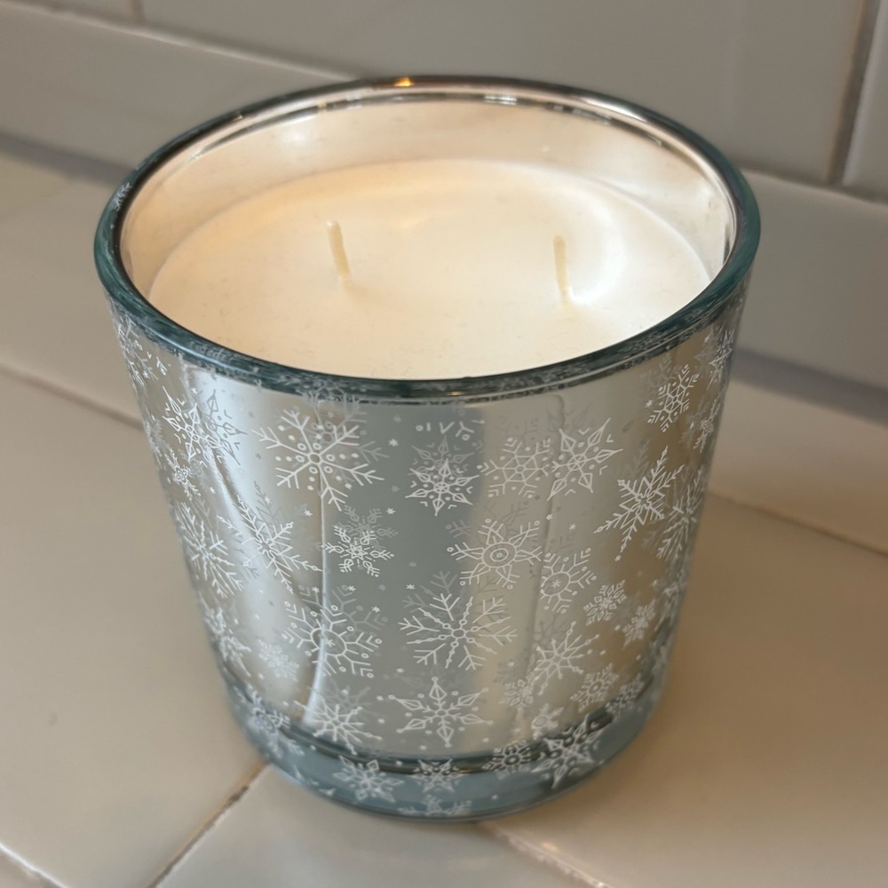 Winter wonderland Candle! Never used**